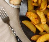 Сколько калорий в отварном картофеле: калорийность для разных рецептов